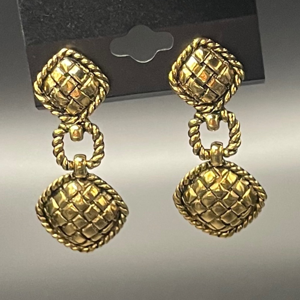 Vintage Avon Clip-On Earrings